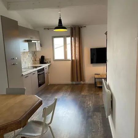 T2 - 2e Etage דירה *